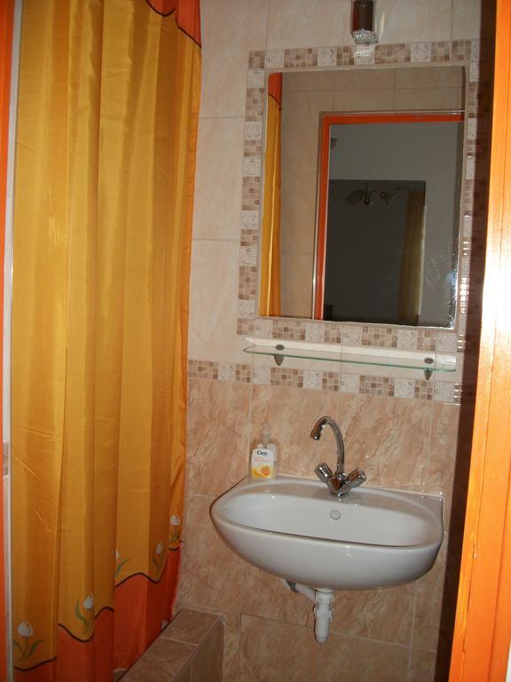 Eden Ii. Hotel Мисколк Екстериор снимка