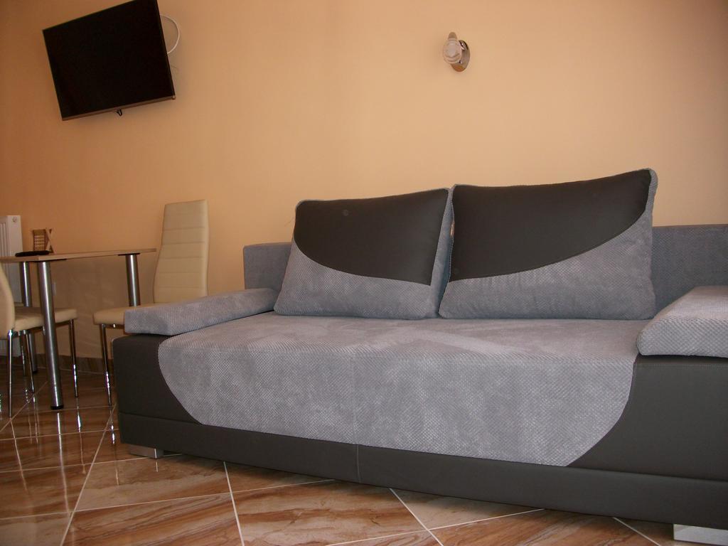 Eden Ii. Hotel Мисколк Екстериор снимка