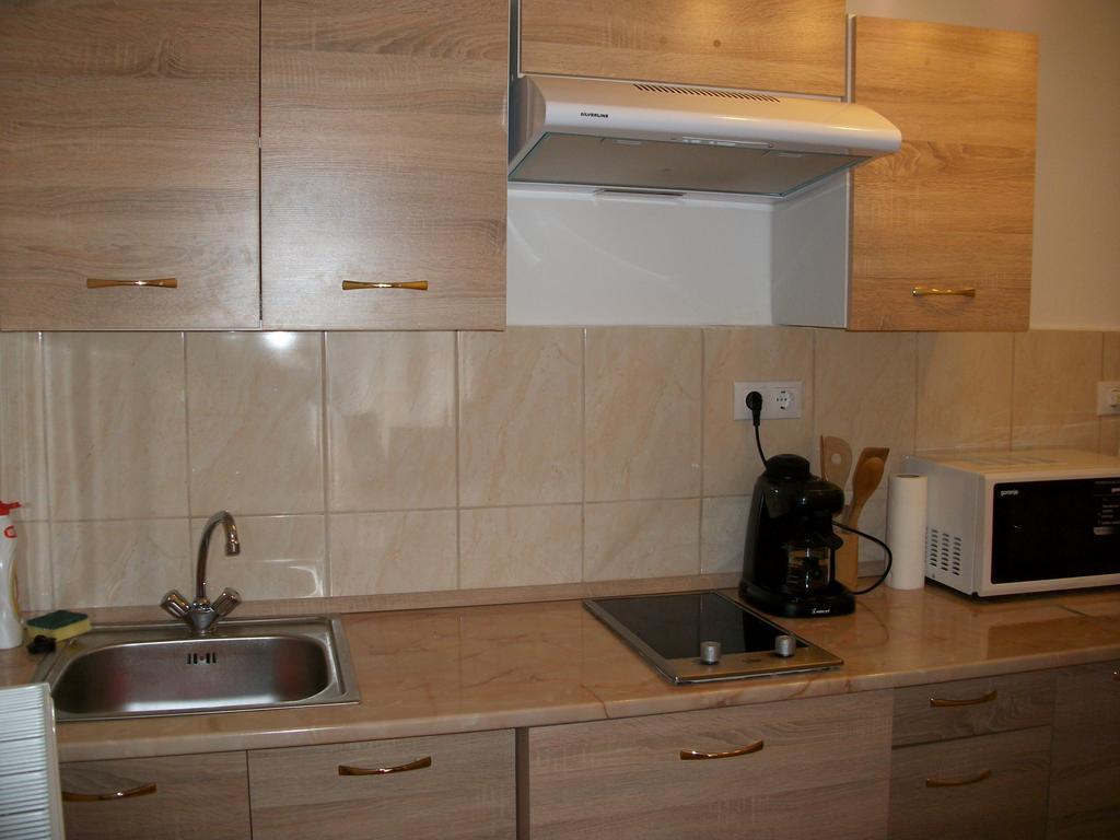 Eden Ii. Hotel Мисколк Екстериор снимка