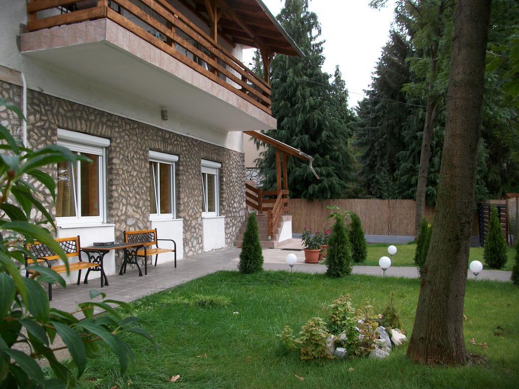 Eden Ii. Hotel Мисколк Екстериор снимка