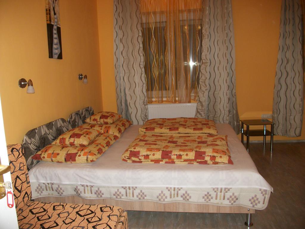Eden Ii. Hotel Мисколк Екстериор снимка